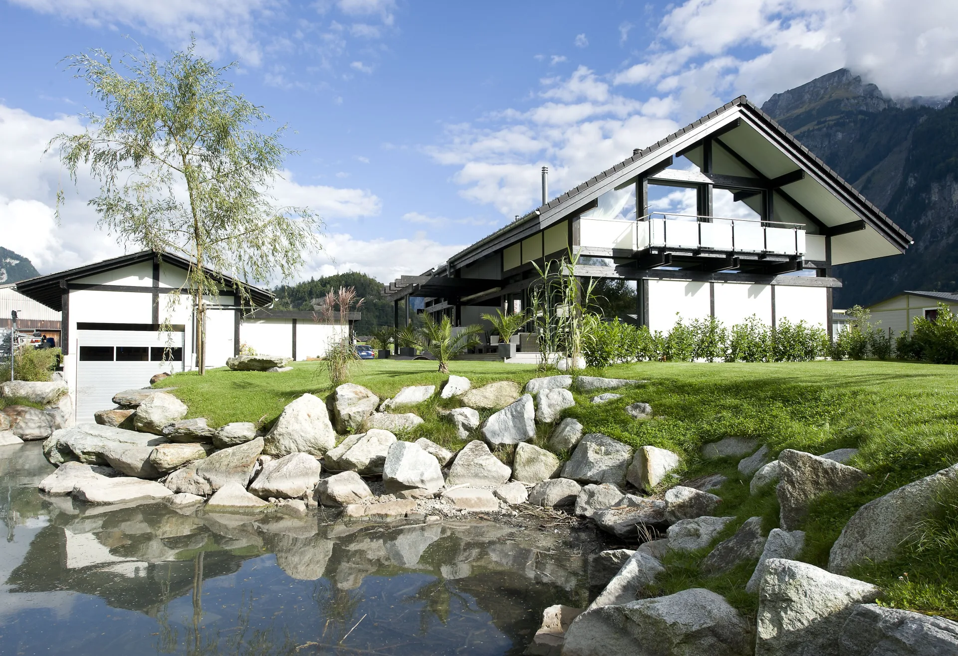 Modernes Holzhaus Brienz BE - Bild 1