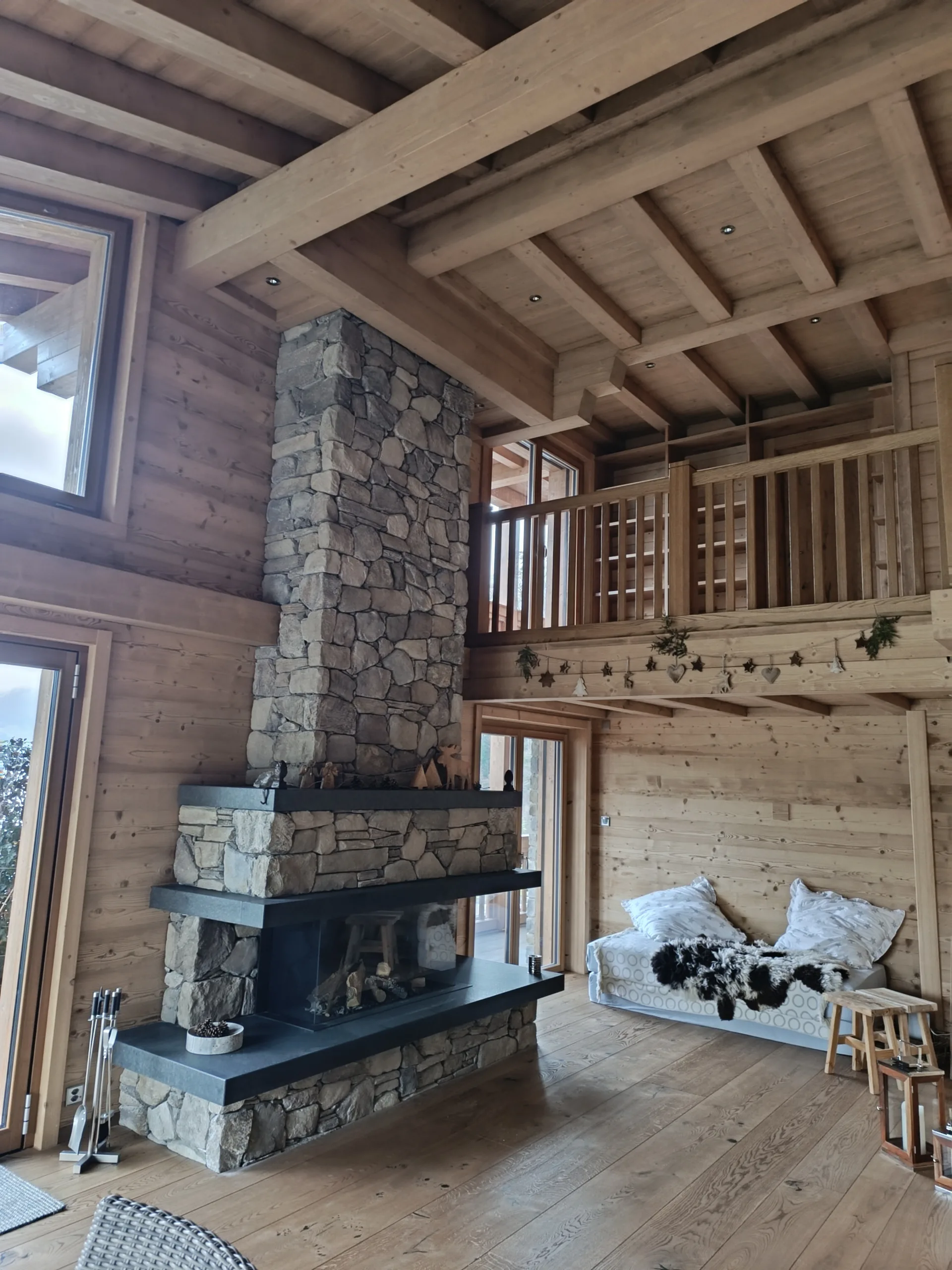 Schöner Rustikaler Holzausbau - Bild 15